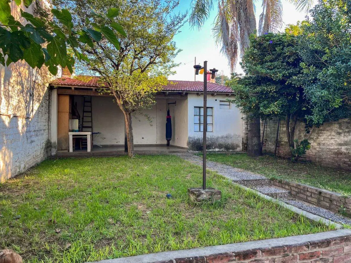 Casa 3 dormitorios, patio y quincho zona hipódromo 3