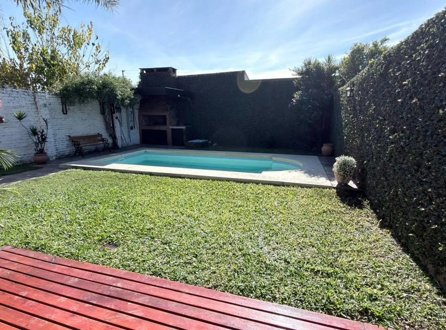 Casa 3 dormitorios, cochera, patio y pileta Paraná 2