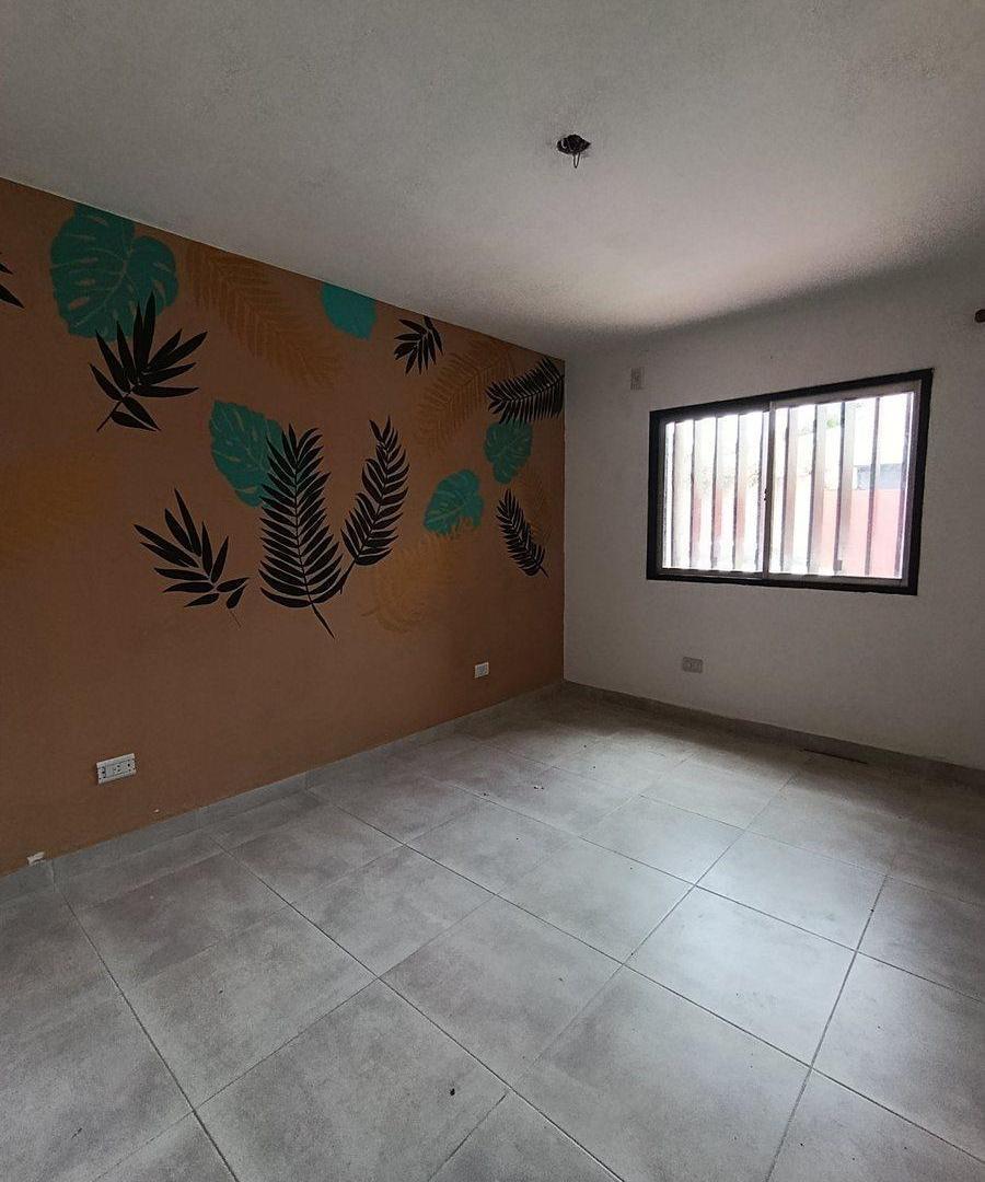 Foto de departamento 2 dormitorios y patio en planta baja, imagen 2
