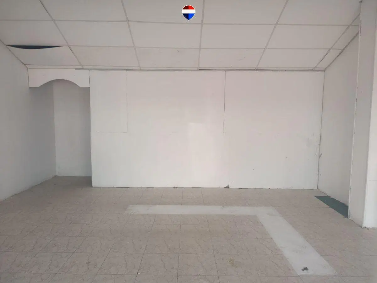 Gran propiedad comercial con 2 locales y mucho más 4