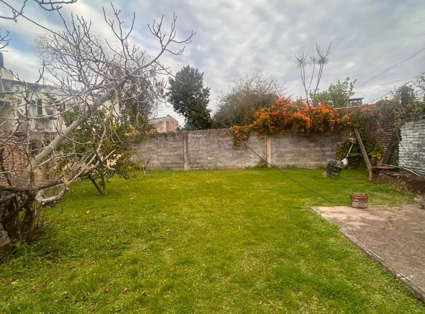Casa 2 dormitorios, gran fondo y cochera, Paraná 8