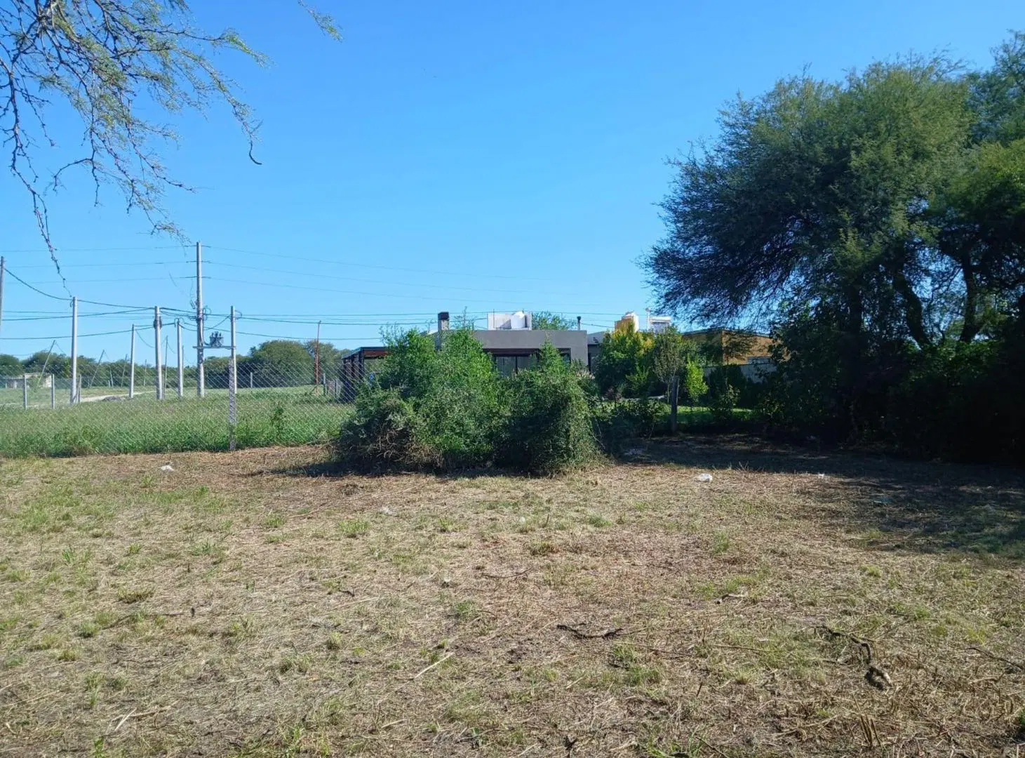 Lote de 675 m2  en calle Los Búhos, Oro Verde 2