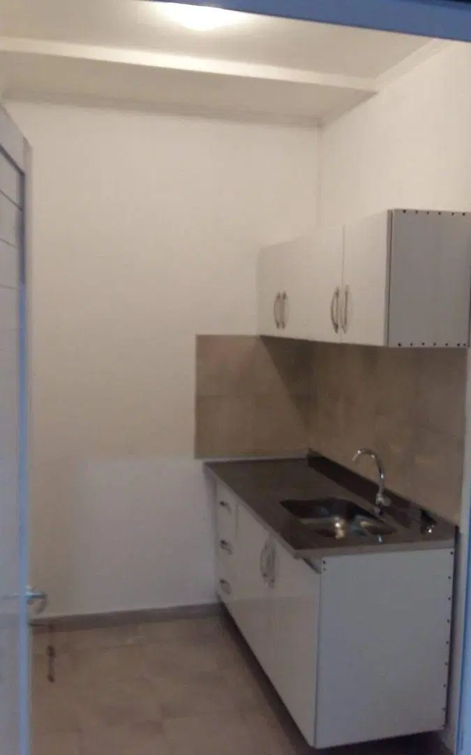 Galpón de 721 m² con oficina, a pasos de Newbery 8