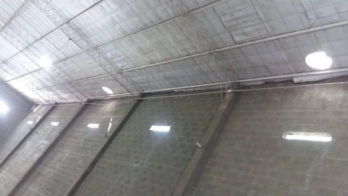 Galpón de 721 m² con oficina, a pasos de Newbery 5