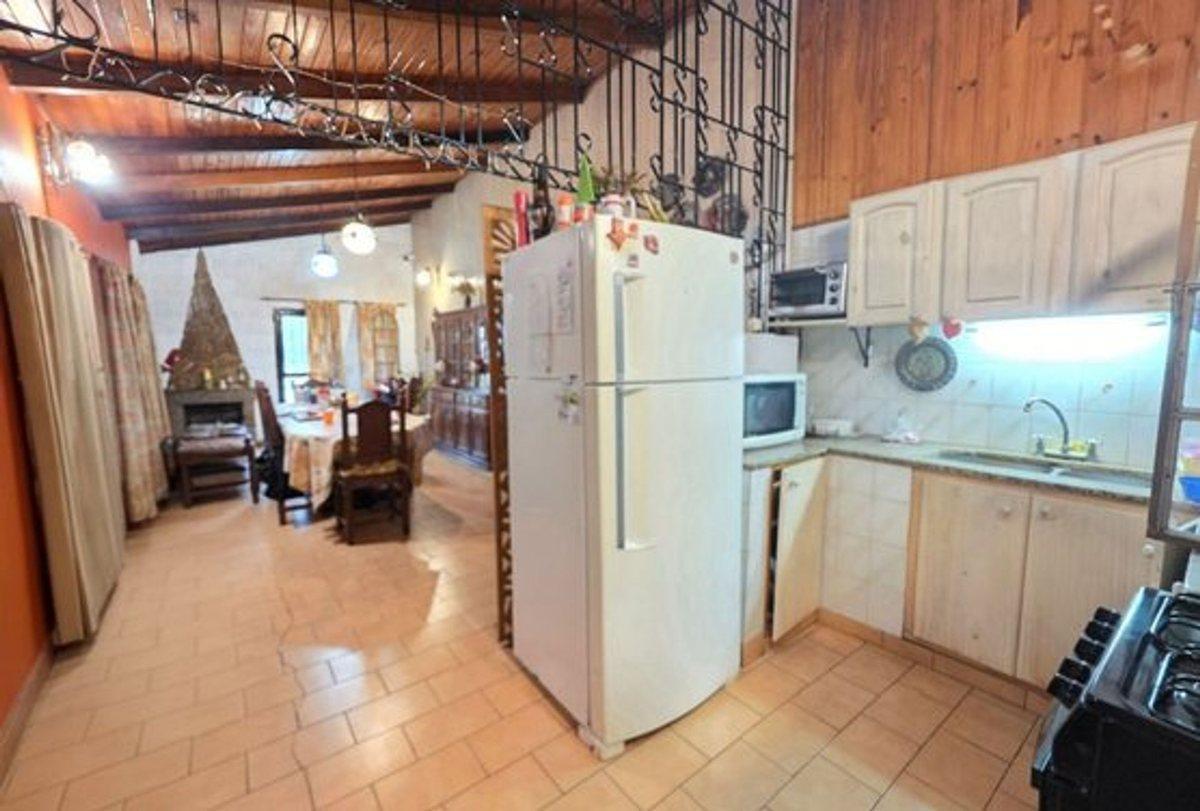 Foto de Casa 2 dormitorios y gran terreno, Gral. Belgrano, imagen 4