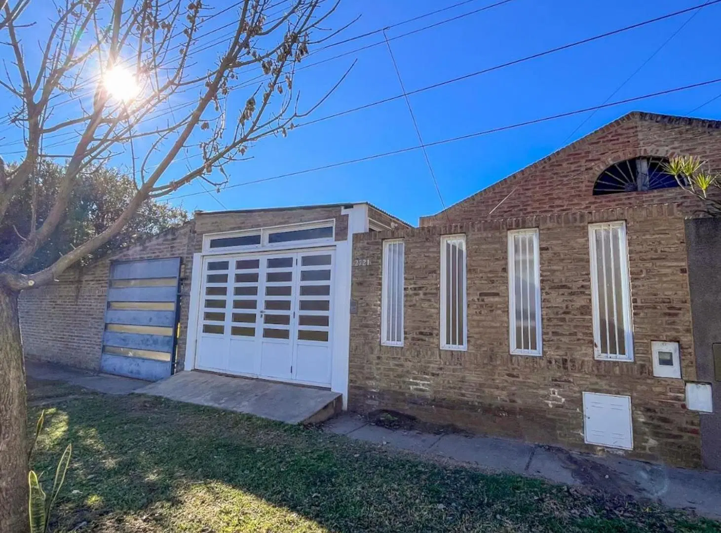 Casa 3 dormitorios con patio y cochera, Paraná 3