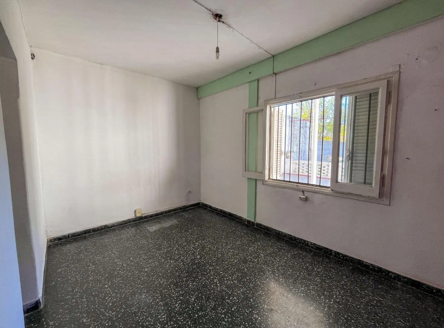 Casa 2 dormitorios, Av. Ejército en planta baja 2