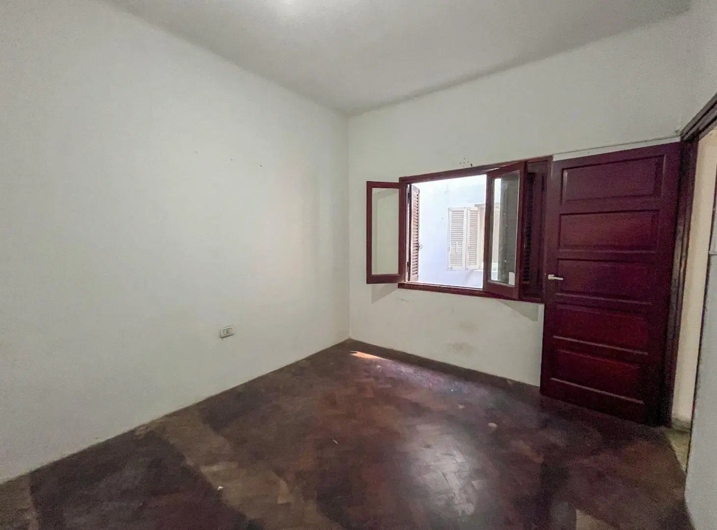 Casa 2 dormitorios, Av. Ejército en planta baja 3