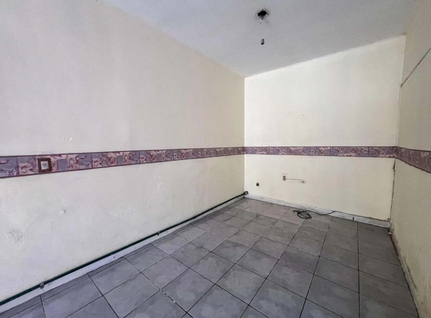Casa 2 dormitorios, Av. Ejército en planta baja 4