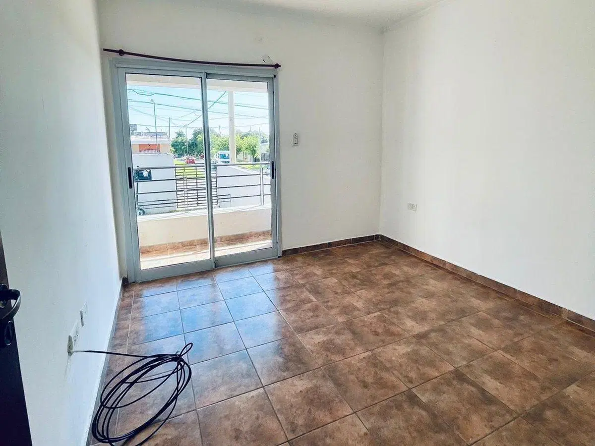 Departamento 2 Dormitorios de 52m2 c/patio, Paraná 4
