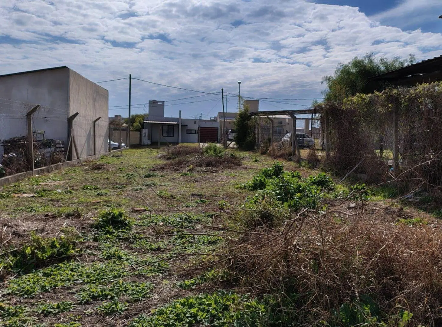 Terreno cercado 400m2 en San Benito 5