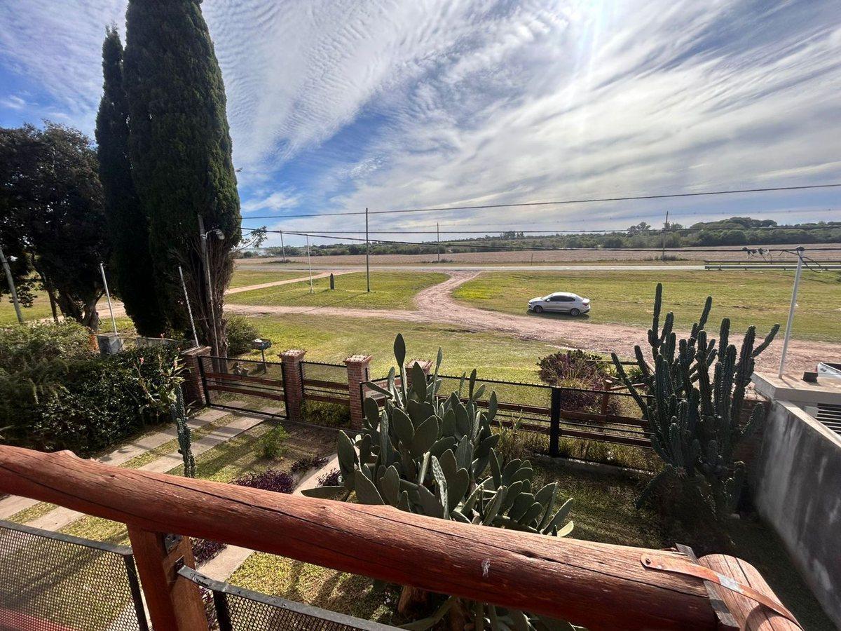 Foto de Casa 4 dormitorios en Las Acacias, acepta permuta, imagen 2