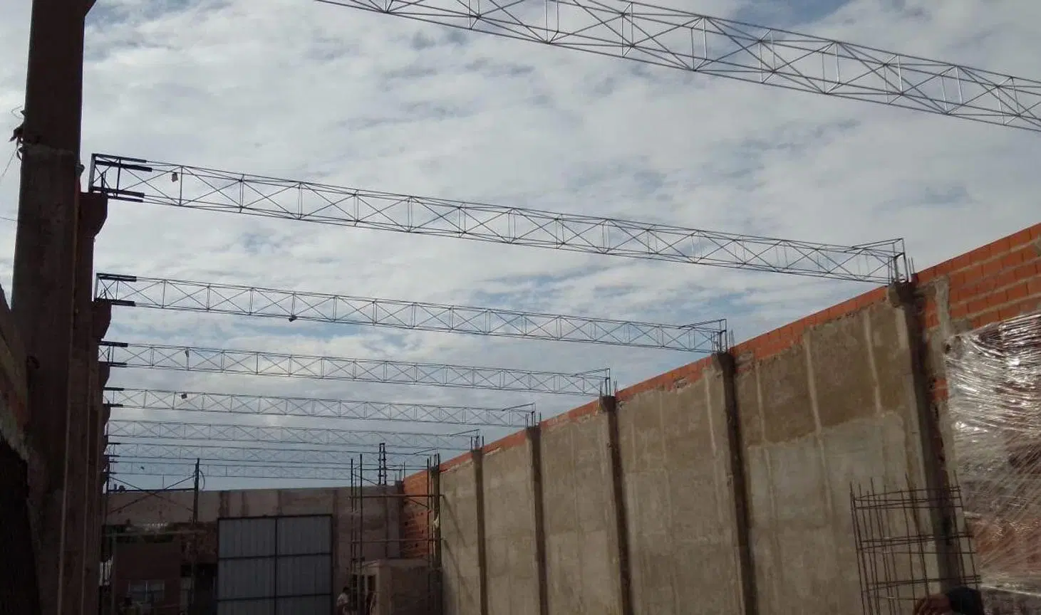Galpón de 400m2 a estrenar, próximo a terminar 8