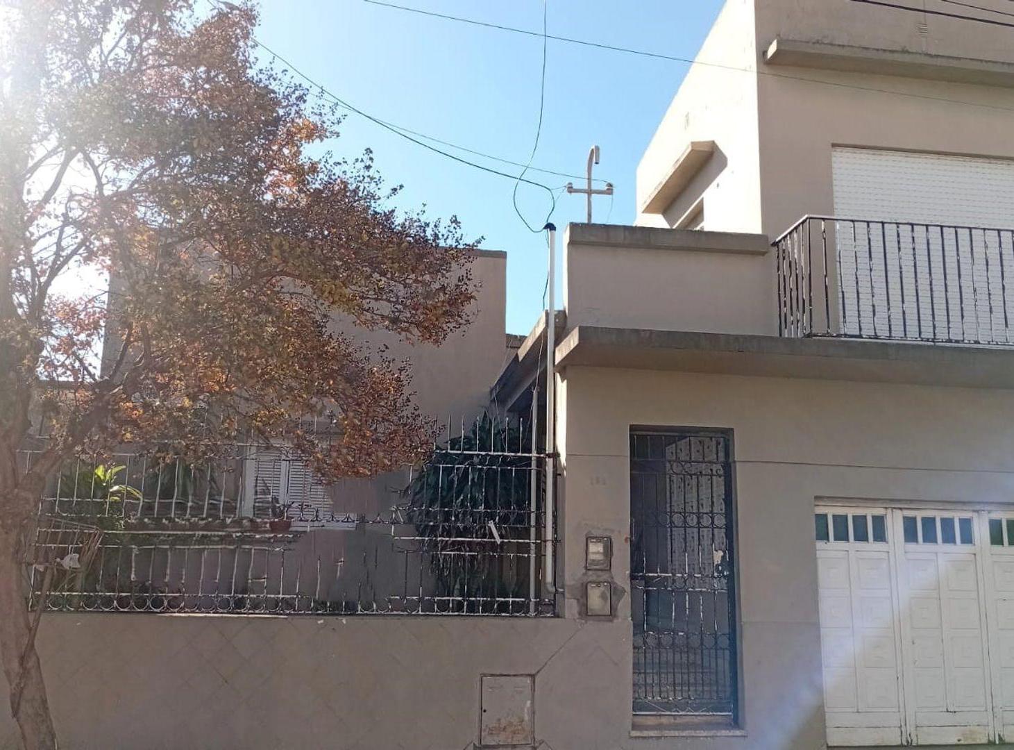 Foto de Casa 4 Dormitorios, Cochera Y Patio, Concordia, imagen 2
