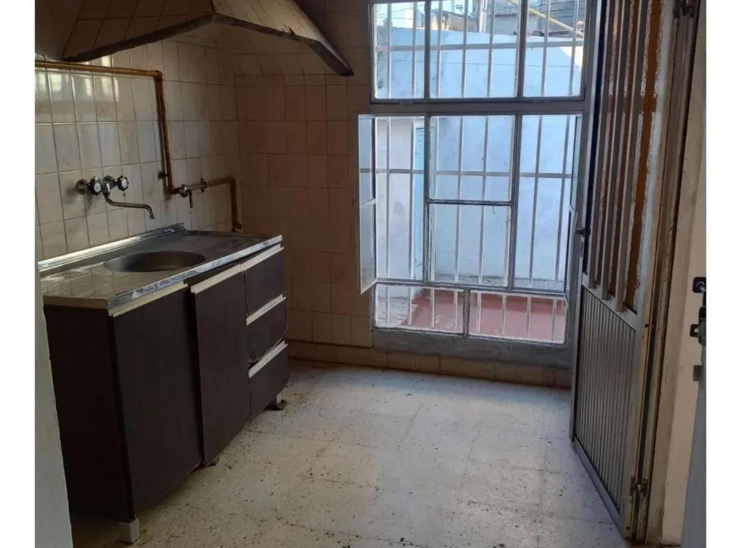 Foto de CASA EN VENTA 4 AMBIENTES JUAN MARTIN DE PUEYRRED, imagen 3