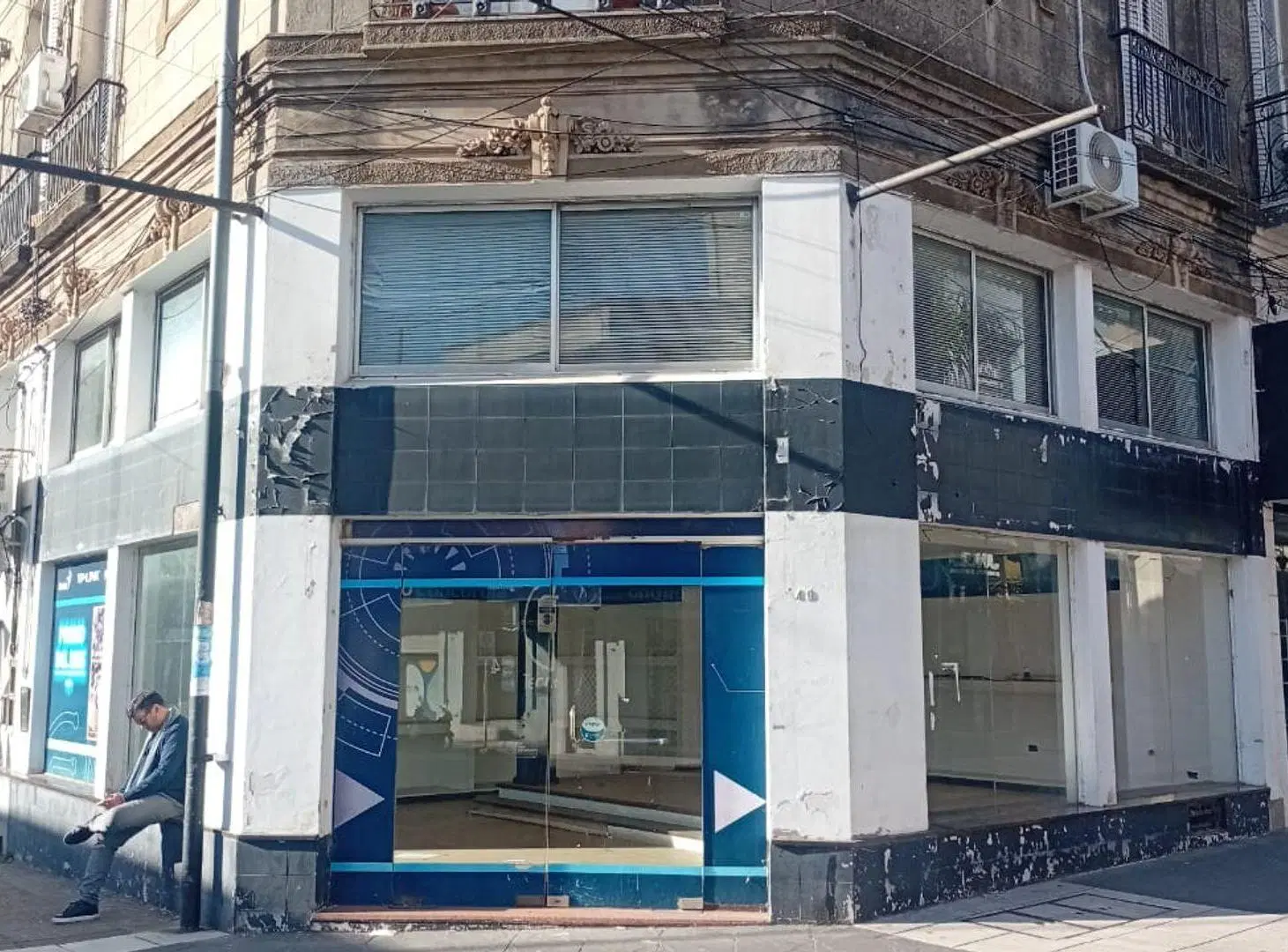 Tres locales comerciales en peatonal de Concordia 3