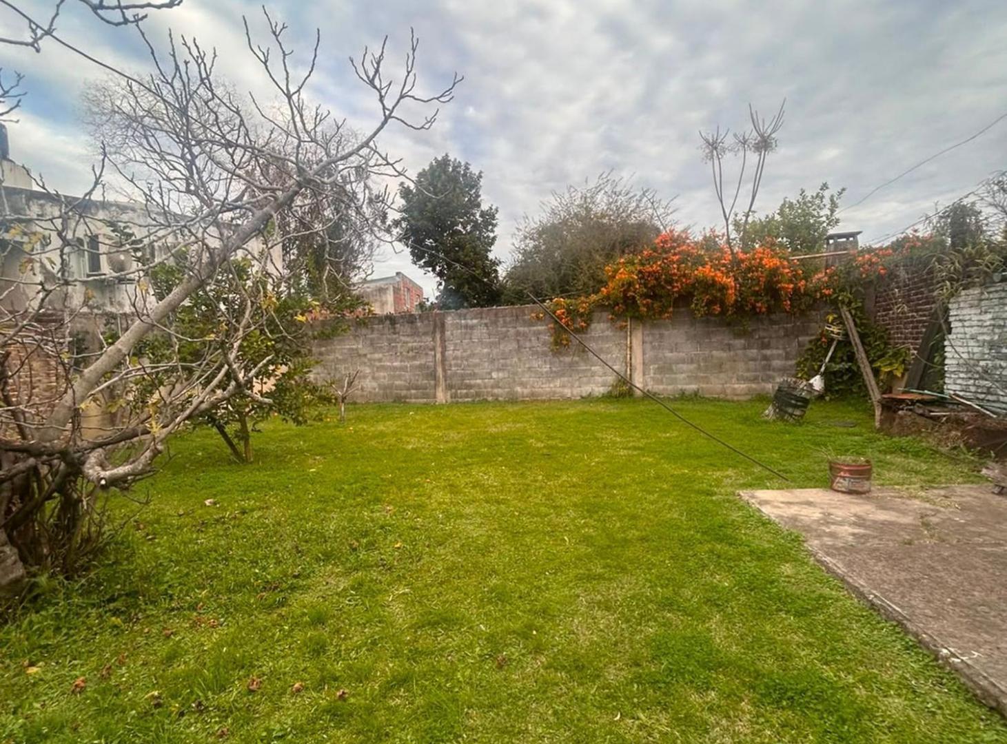 Foto de Casa 2 dormitorios, gran fondo y cochera, Paraná, imagen 3