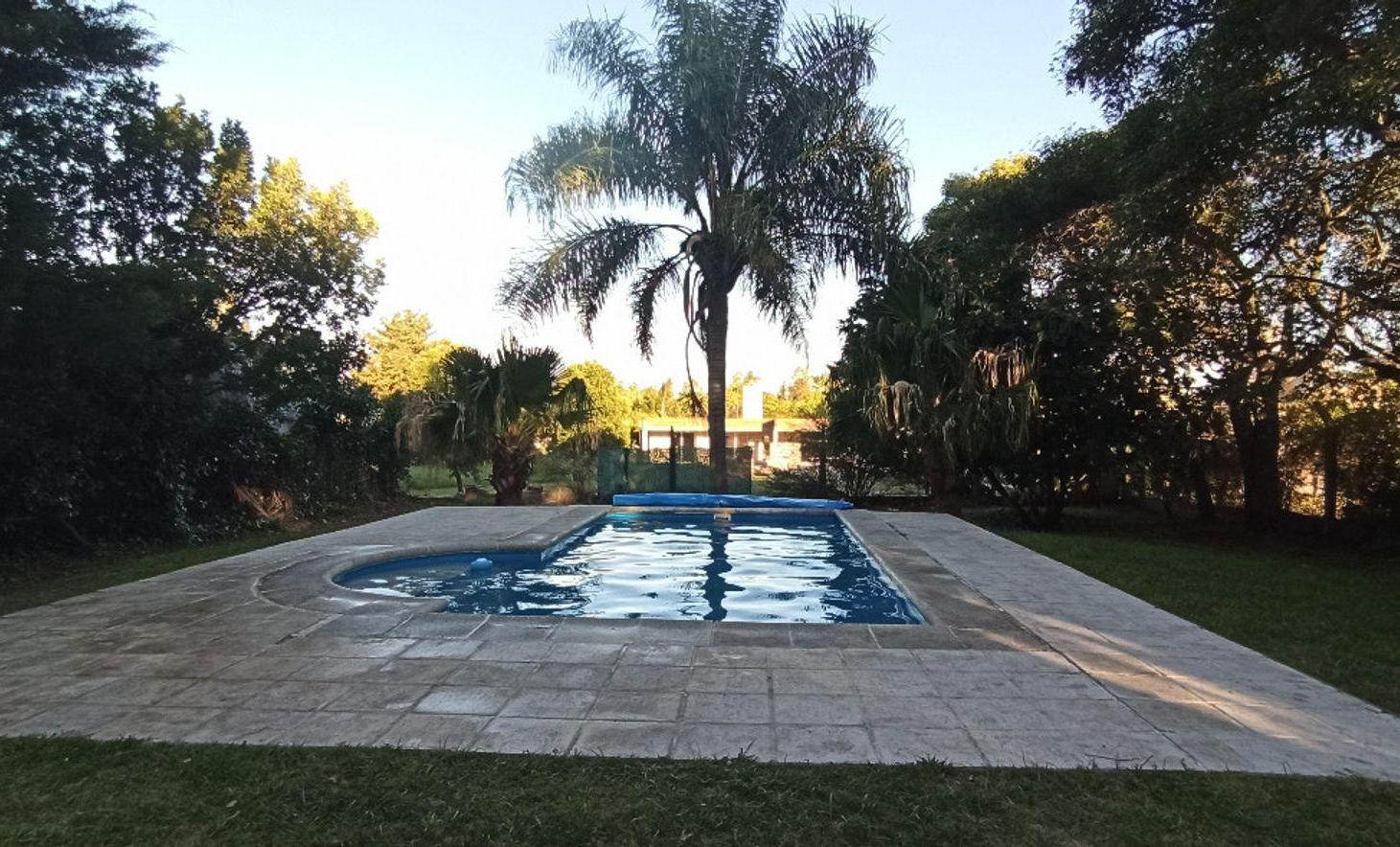 Foto de Casa en Venta 2 dorm Quincho Pileta Sauce Montrull, imagen 2