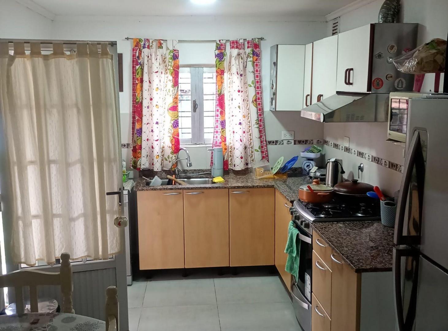Foto de Casa 3 dormitorios y patio, zona Universitario, imagen 2