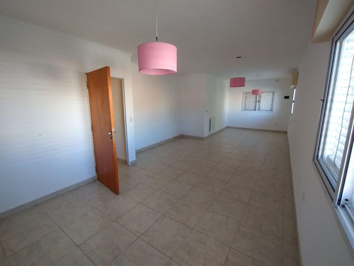 Foto de Casa mas departamento en Libertador San martin, imagen 5