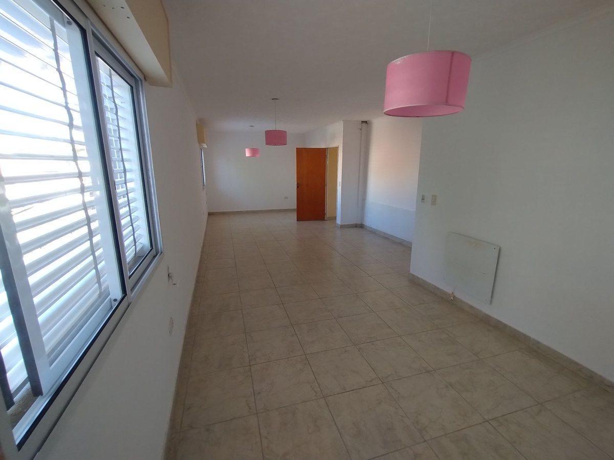 Foto de Casa mas departamento en Libertador San martin, imagen 3
