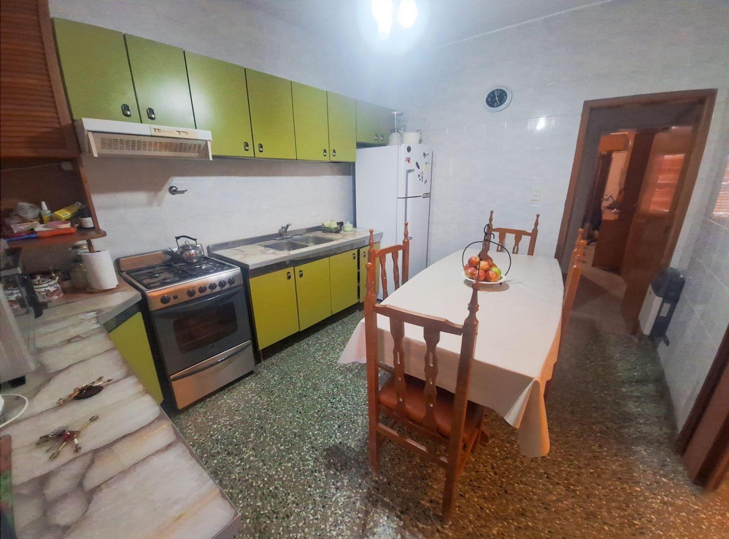 Foto de Casa 3 dormitorios y terreno, en centro de Crespo, imagen 1