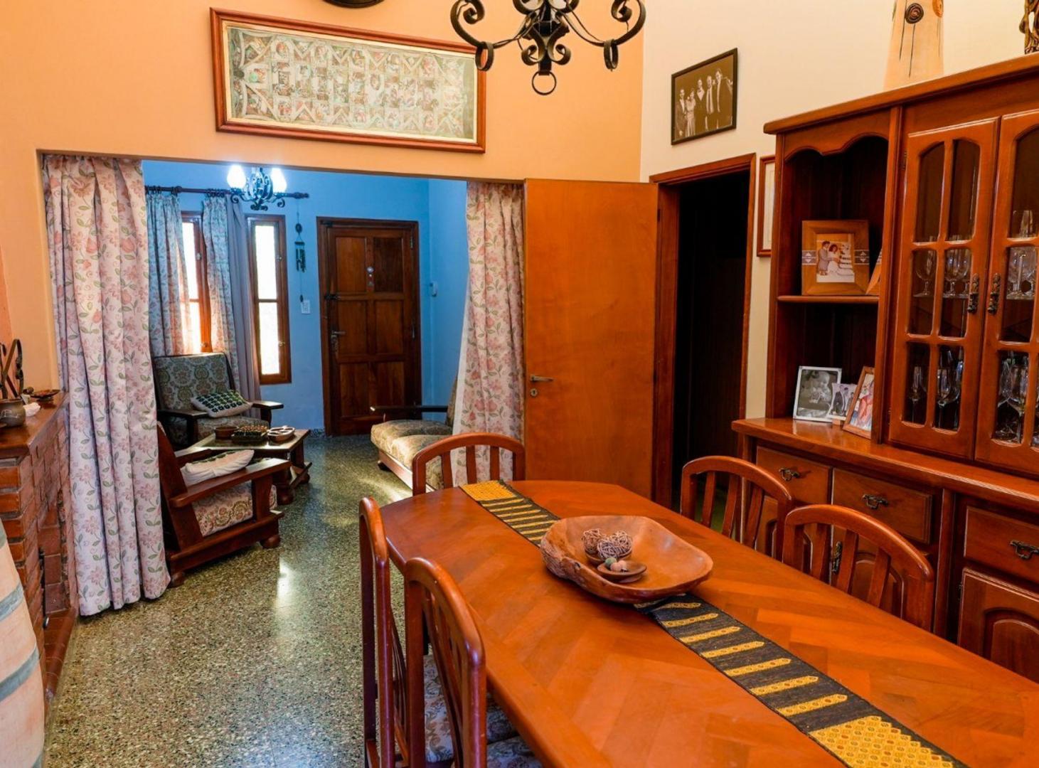 Foto de Casa 3 dormitorios y terreno, en centro de Crespo, imagen 2