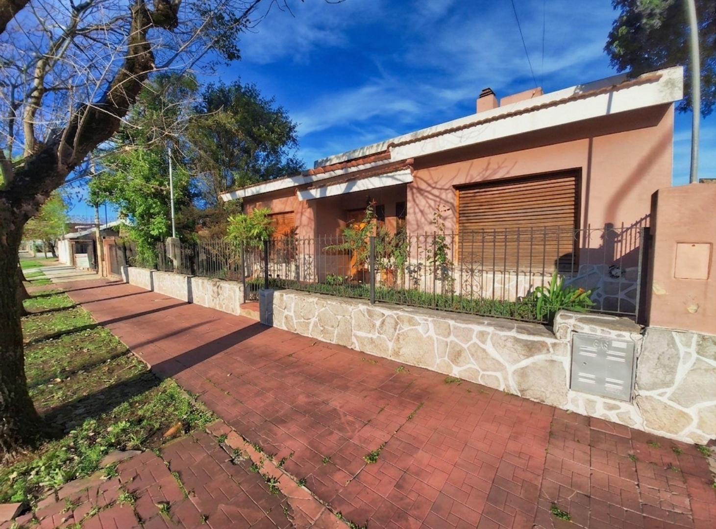 Foto de Casa 3 dormitorios y terreno, en centro de Crespo, imagen 3