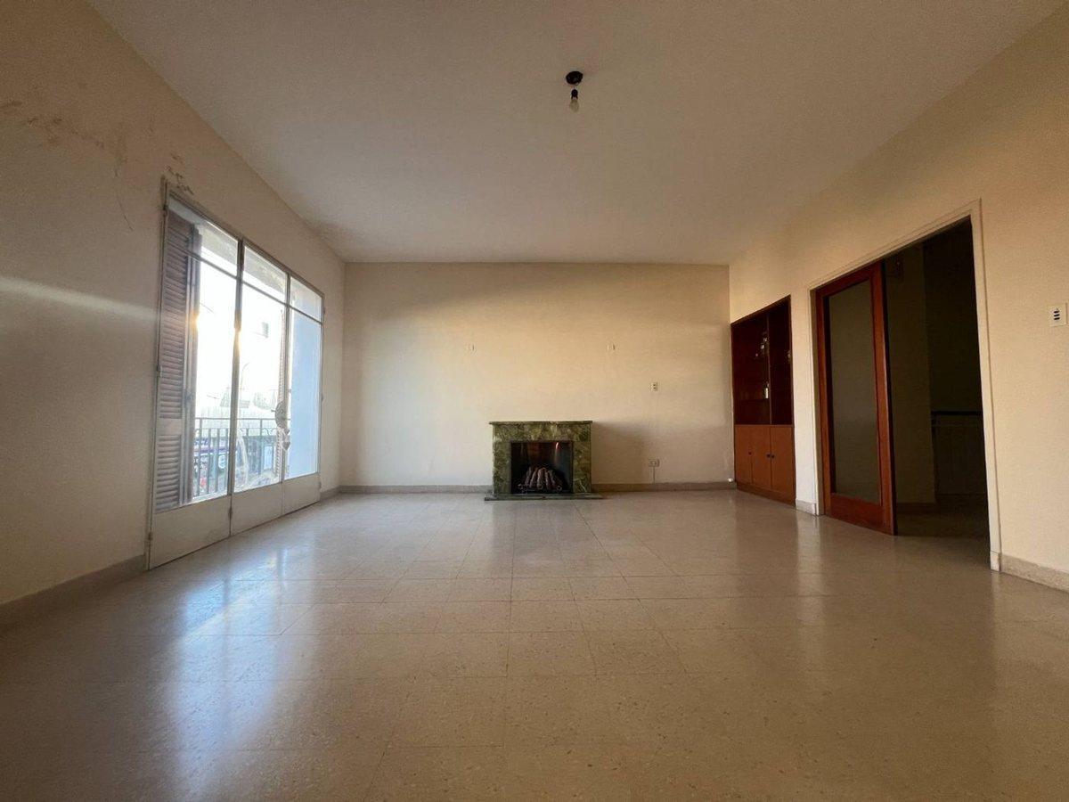 Foto de CASA 3 DORMITORIOS + LOCAL COMERCIAL, imagen 2
