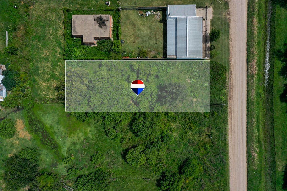 Foto de Gran lote de 15 x 50 en Viale, imagen 2