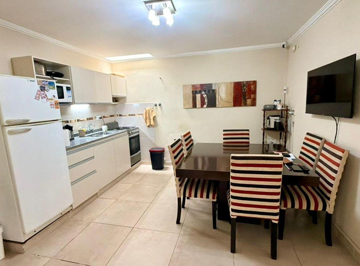 Foto de Casa 2 plantas y 5 dormitorios, centro de Crespo, imagen 4