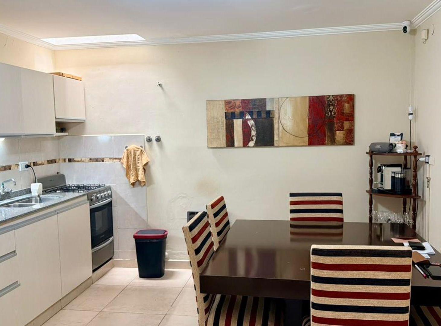 Foto de Casa 2 plantas y 5 dormitorios, centro de Crespo, imagen 3
