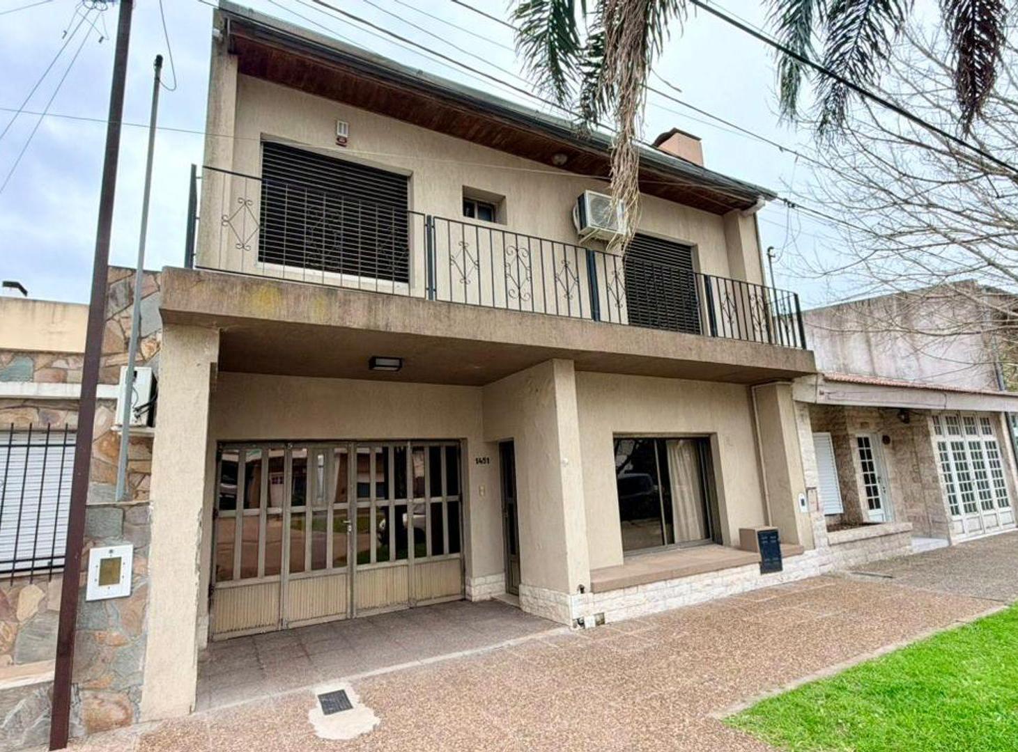 Foto de Casa 2 plantas y 5 dormitorios, centro de Crespo, imagen 2