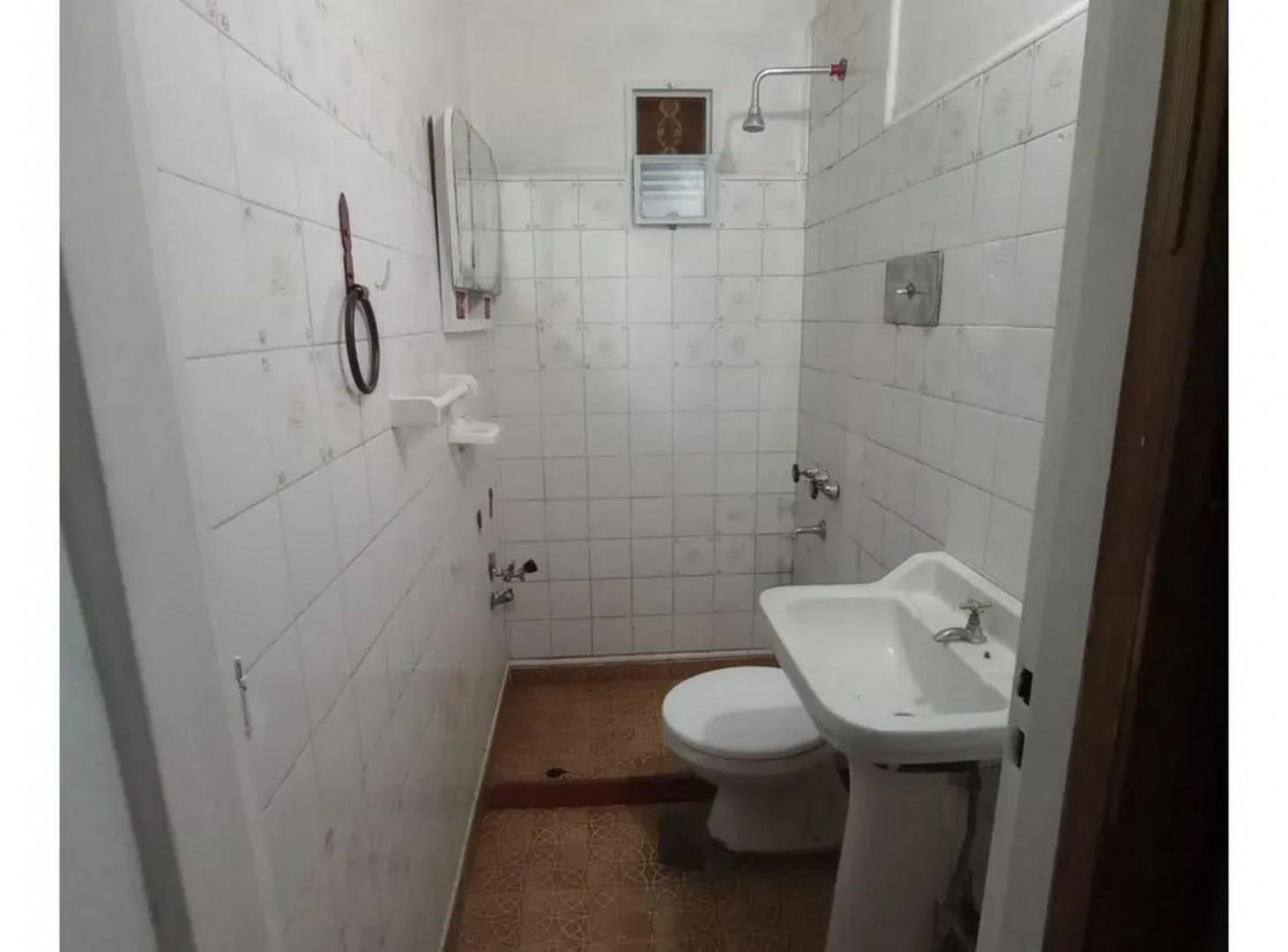 Foto de CASA EN VENTA 4 AMBIENTES JUAN MARTIN DE PUEYRRED, imagen 3