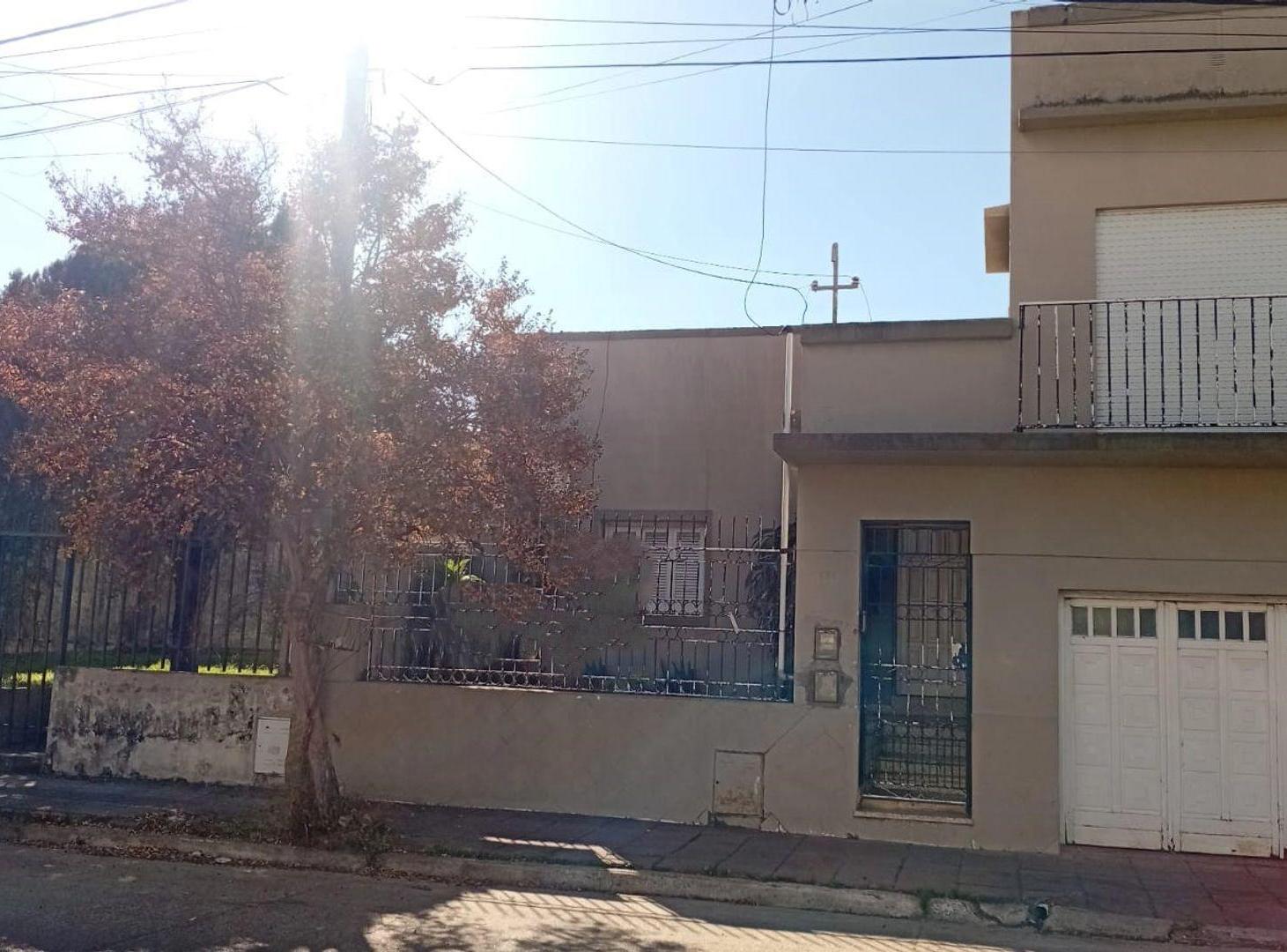 Foto de Casa 4 Dormitorios, Cochera Y Patio, Concordia, imagen 2