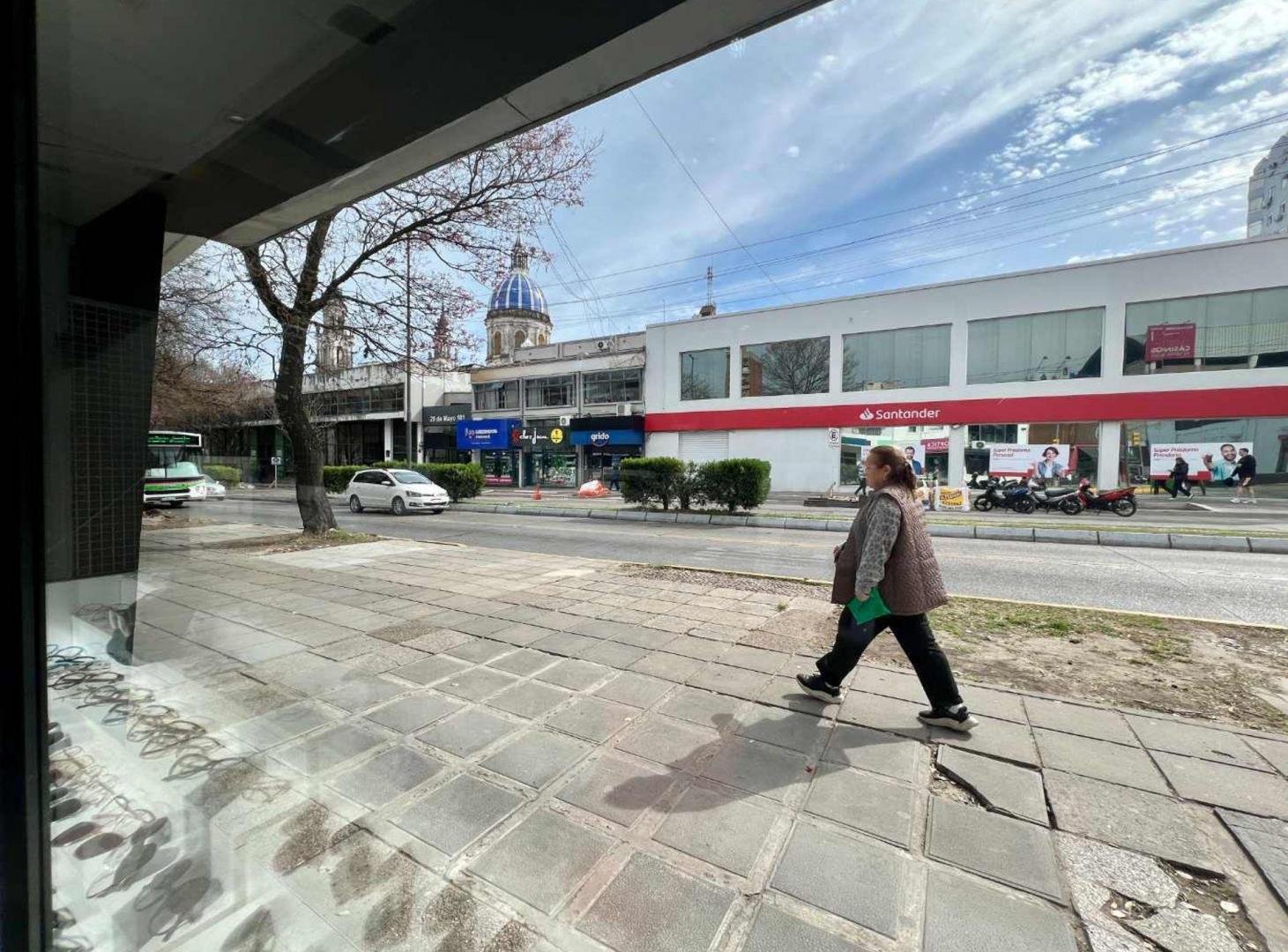 Foto de LOCAL EN VENTA – CENTRO 25 DE MAYO – PB + PA, imagen 2