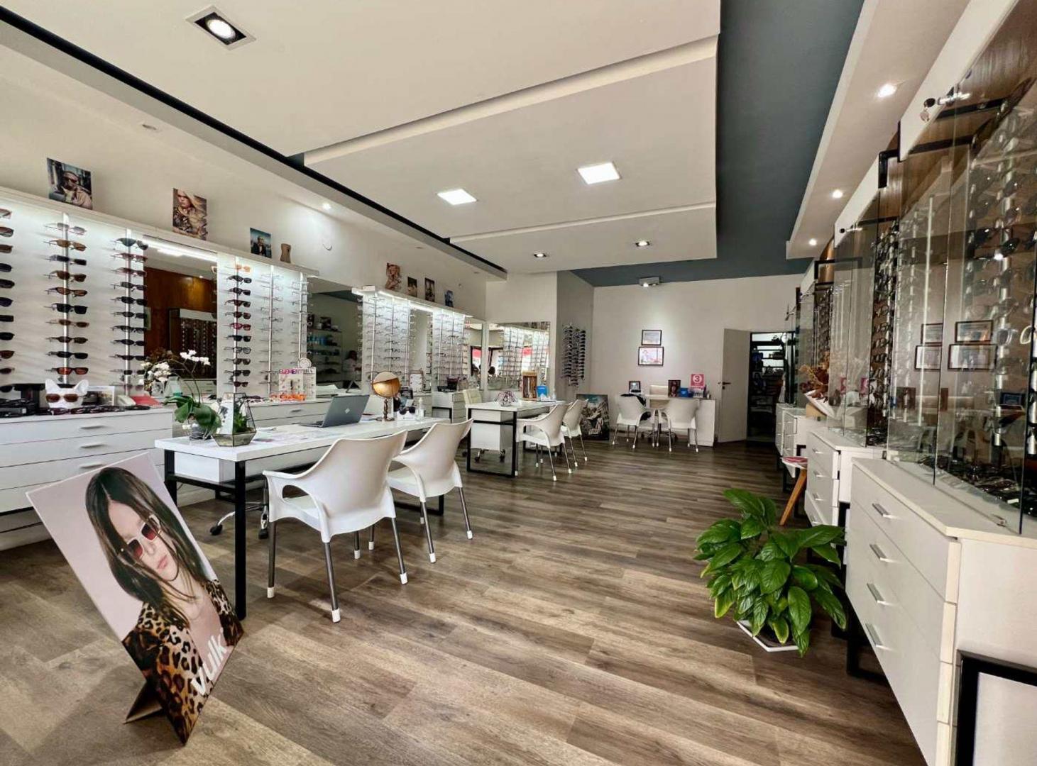 Foto de LOCAL EN VENTA – CENTRO 25 DE MAYO – PB + PA, imagen 3