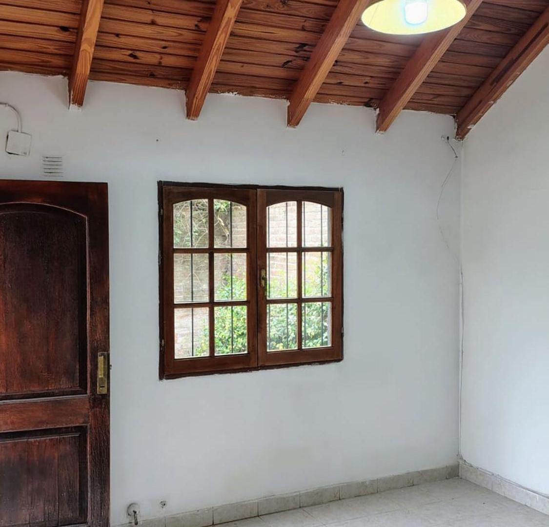 Foto de Casa 2 dormitorios y patio, Div. Los Andes, Paraná, imagen 3