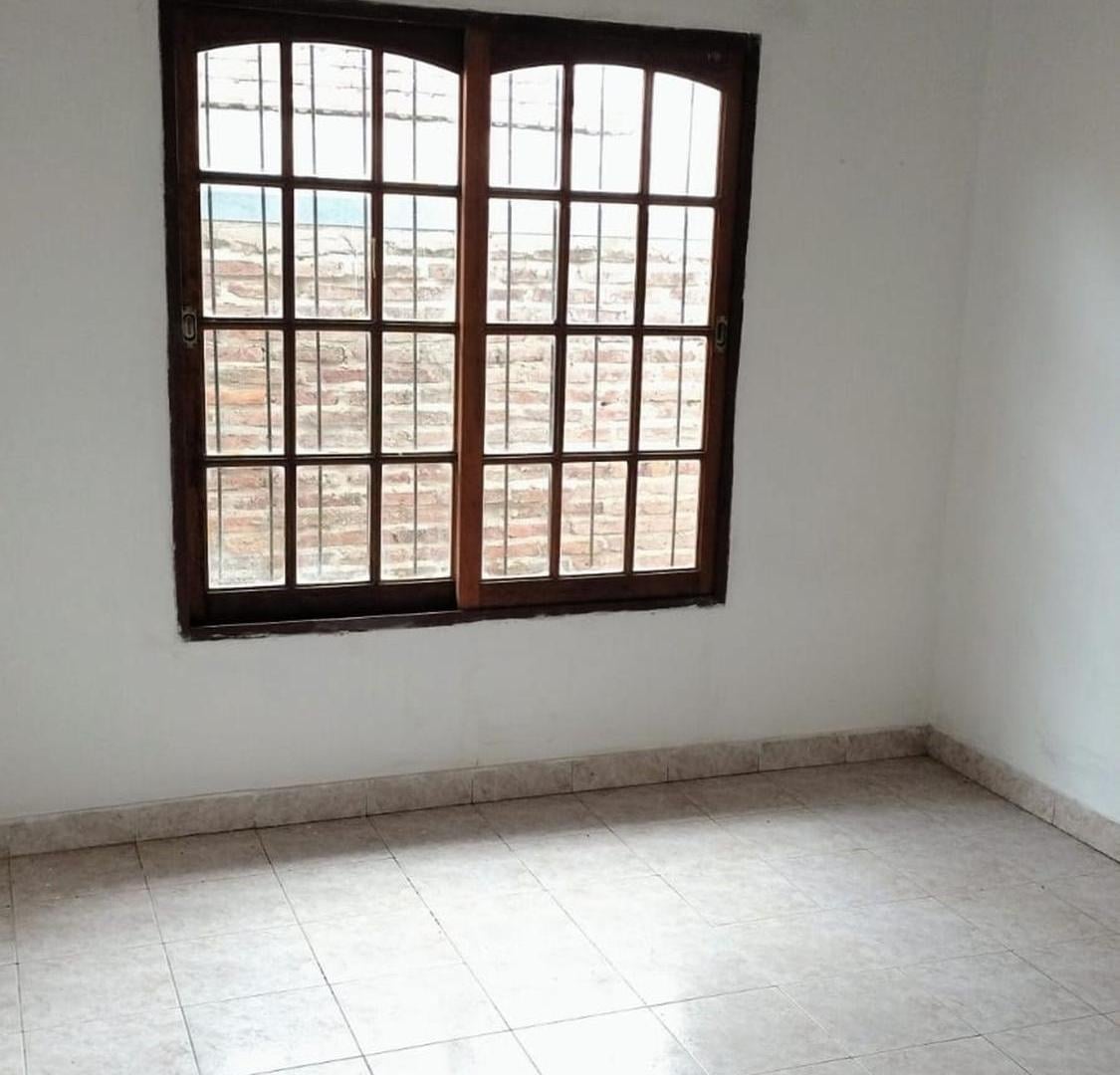 Foto de Casa 2 dormitorios y patio, Div. Los Andes, Paraná, imagen 2