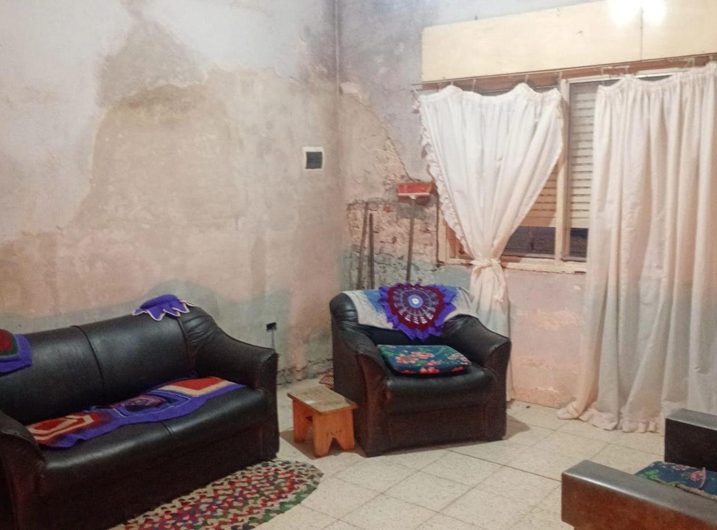 Foto de Amplia casa de 2 dormitorios en Hernández, imagen 4