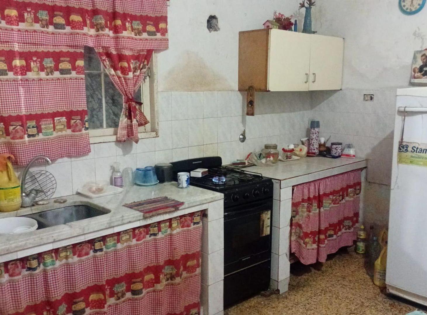 Foto de Amplia casa de 2 dormitorios en Hernández, imagen 2