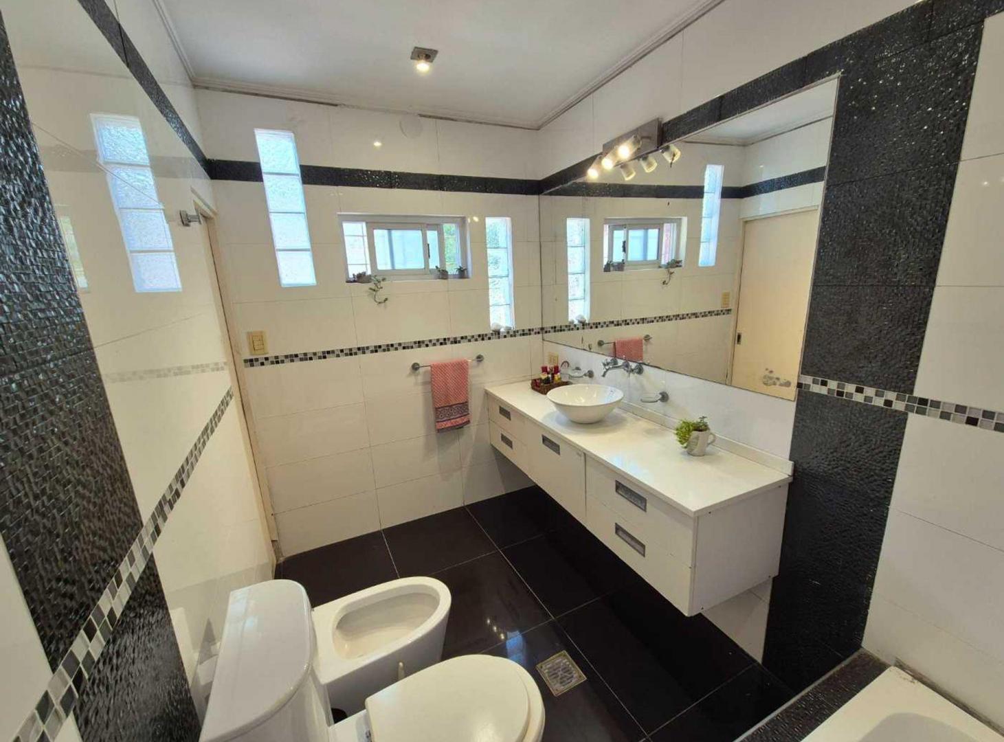 Foto de Casa 3 dormitorios, jardín y quincho, Paraná, imagen 4