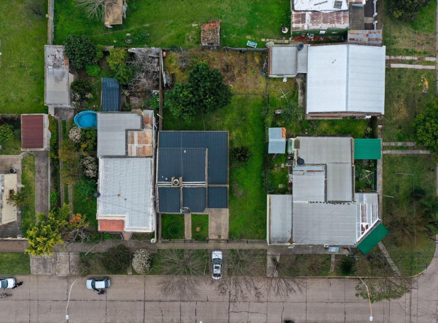 Foto de Casa 2 dormitorios, cochera y amplio jardín Crespo, imagen 5