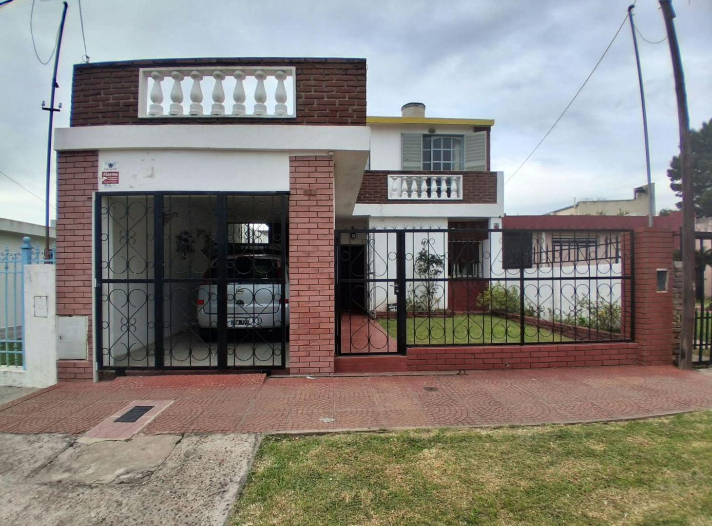 Foto de Amplia casa 3 dormitorios y gran patio, Paraná, imagen 1