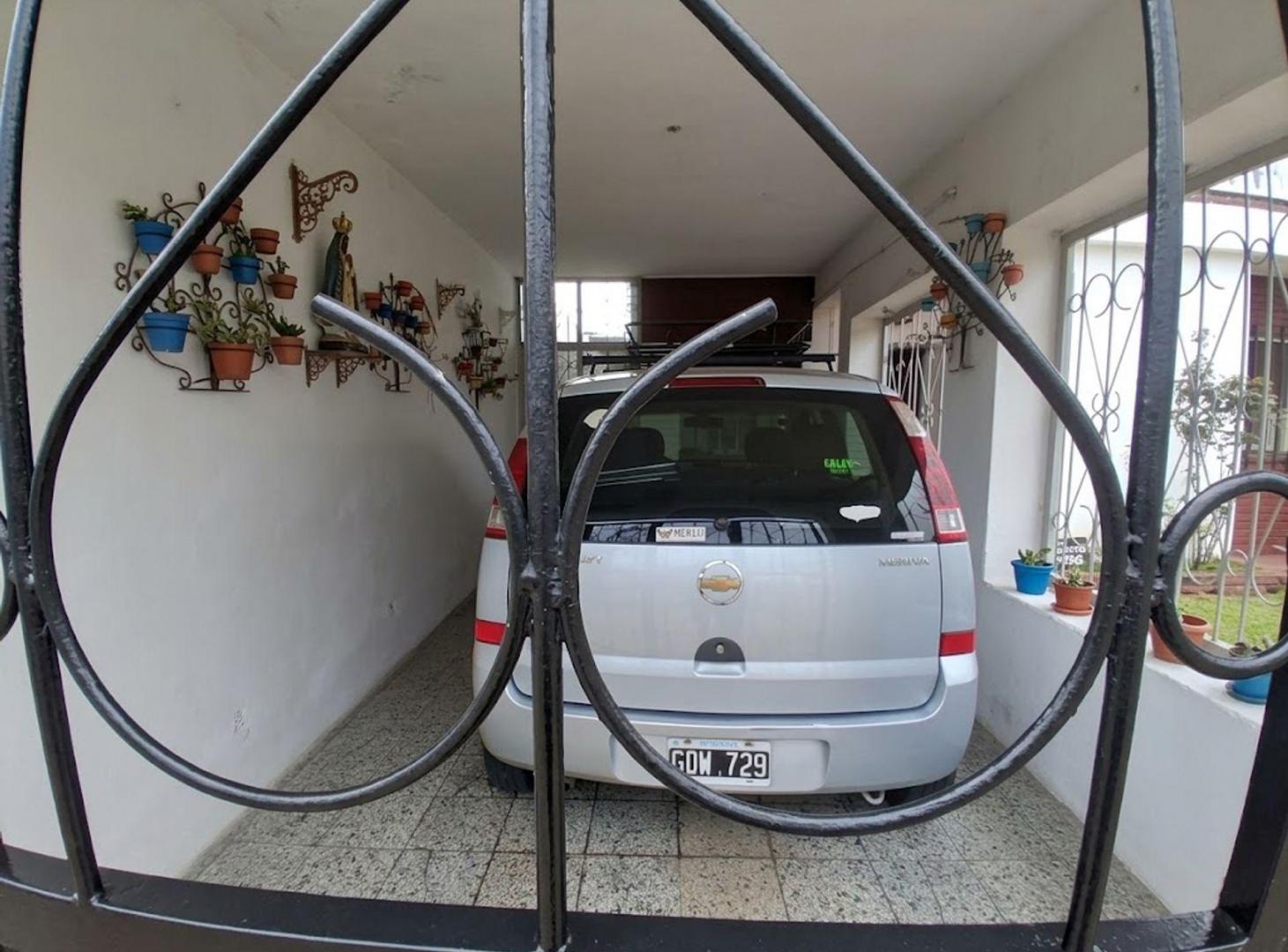 Foto de Amplia casa 3 dormitorios y gran patio, Paraná, imagen 2
