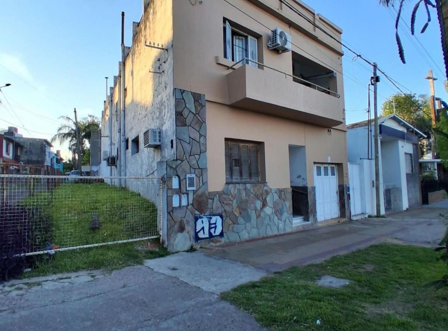 Foto de Casa en planta alta 3 dormitorios y cochera Paraná, imagen 2