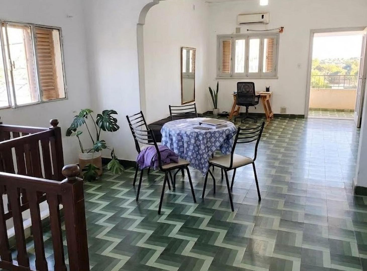 Casa en planta alta 3 dormitorios y cochera Paraná