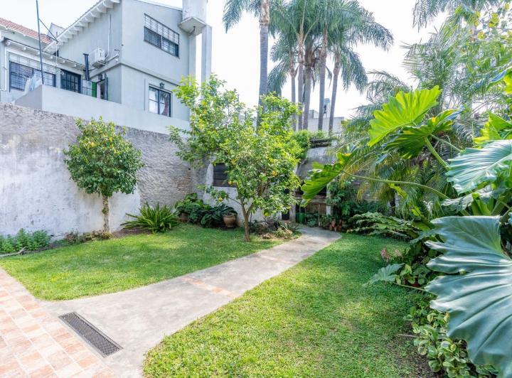 VENTA - CASA 3 AMBIENTES CON JARDIN - SAN ANDRES 1