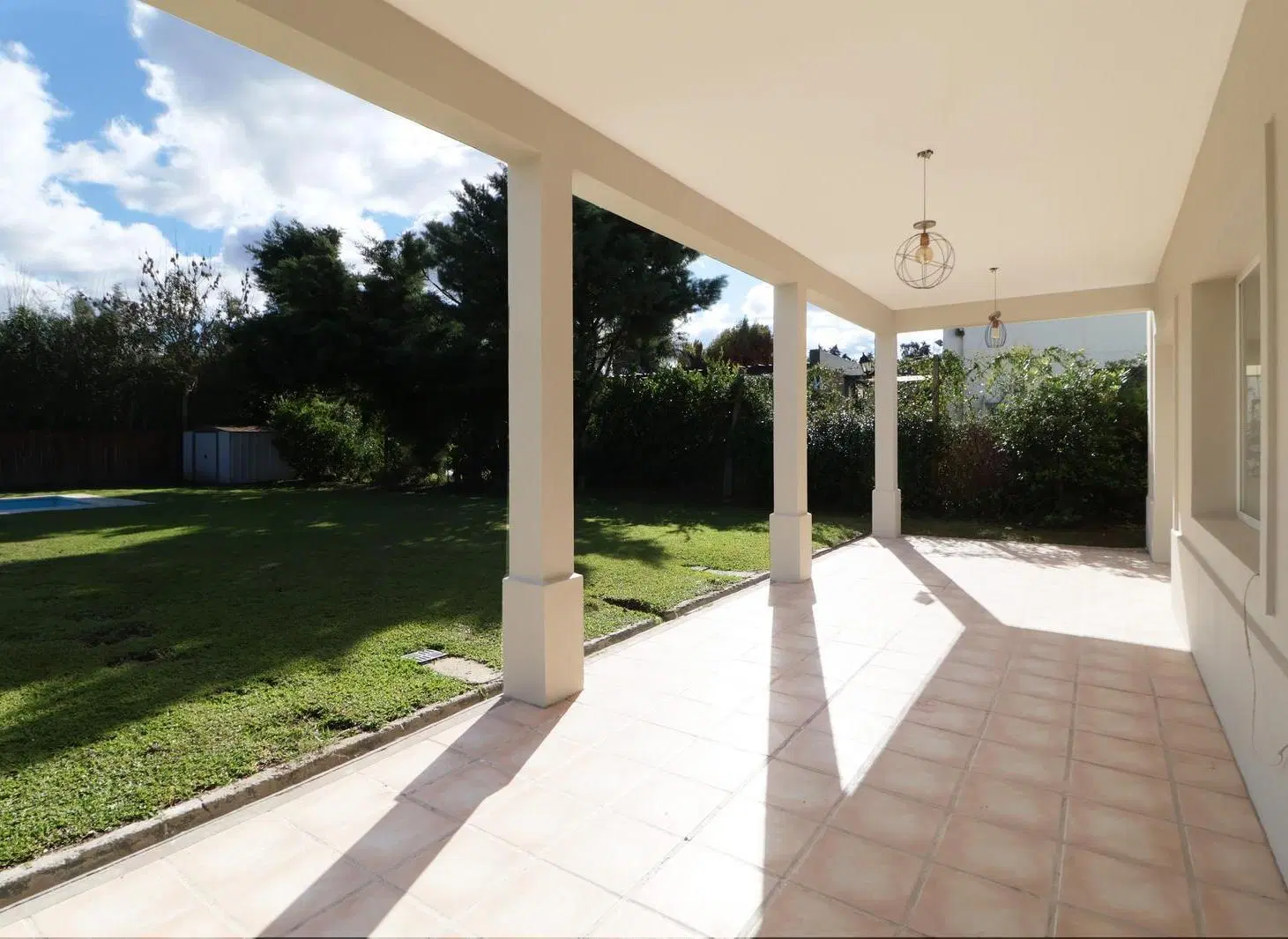 ALQUILER - CASA 4 AMBIENTES CON JARDIN Y PILETA - 5