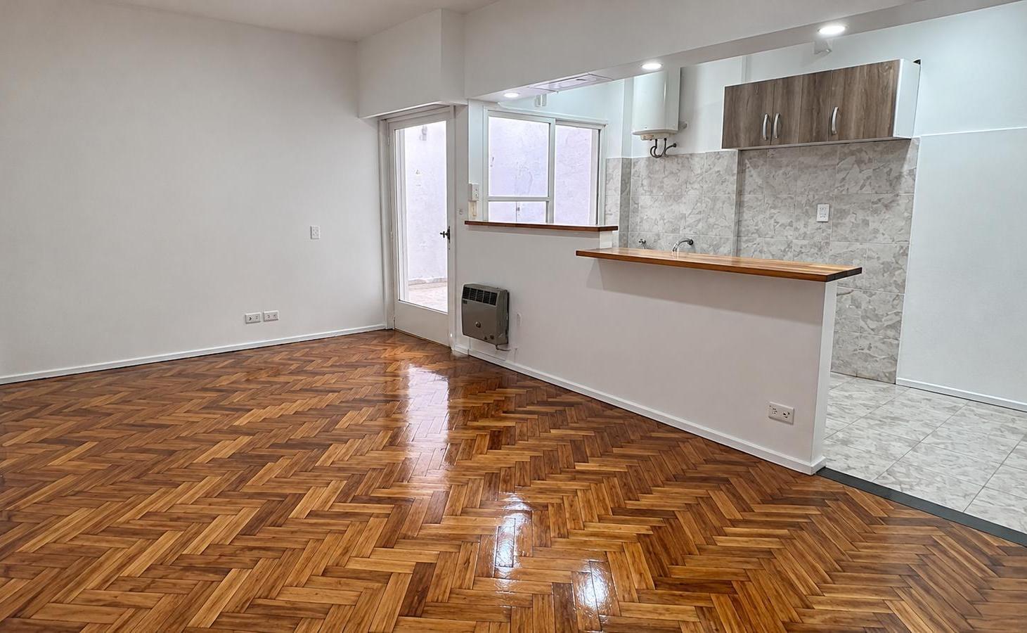 Foto de ALQUILER DEPARTAMENTO 2 AMBIENTES PLANTA BAJA CON PATIO CABALLITO, imagen 2